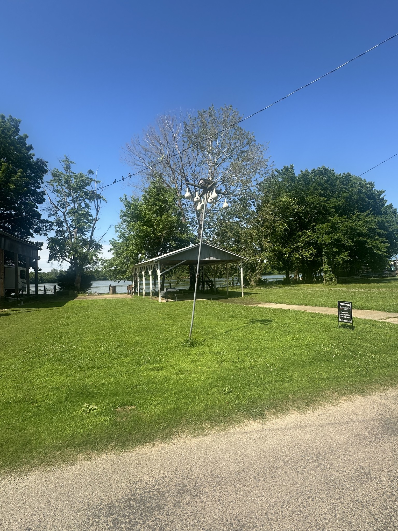 639 River Rd