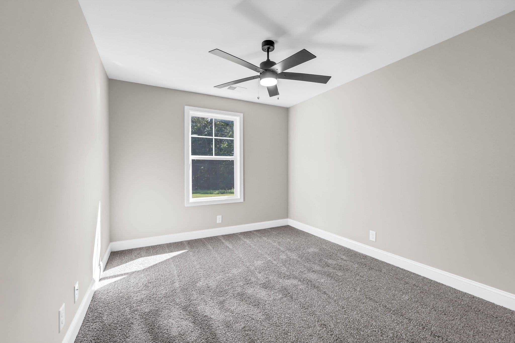 Clarksville, Tennessee 37042, United States, 3 Bedrooms Bedrooms, ,2 BathroomsBathrooms,Residential,Active,173964