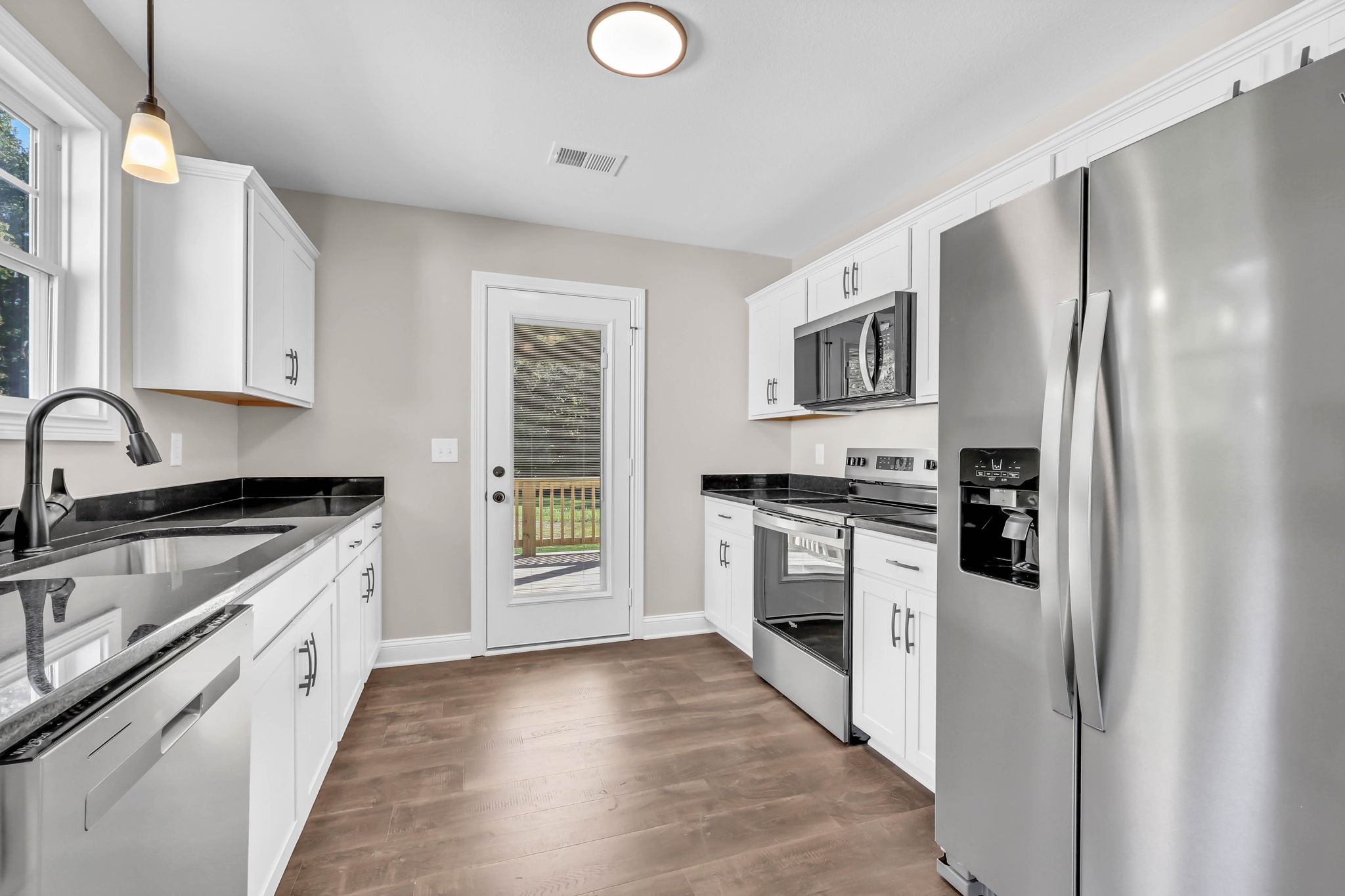 Clarksville, Tennessee 37042, United States, 3 Bedrooms Bedrooms, ,2 BathroomsBathrooms,Residential,Active,173964