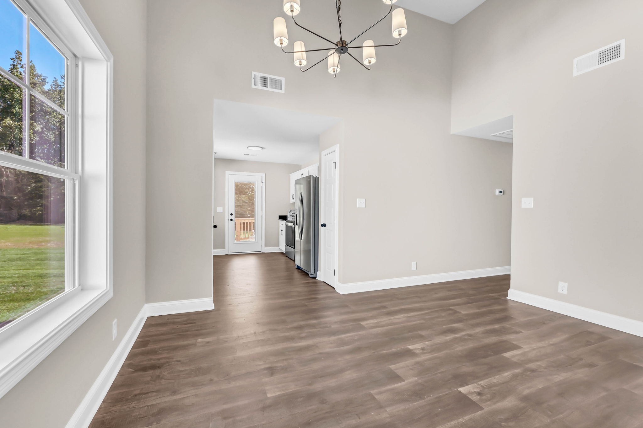 Clarksville, Tennessee 37042, United States, 3 Bedrooms Bedrooms, ,2 BathroomsBathrooms,Residential,Active,173964