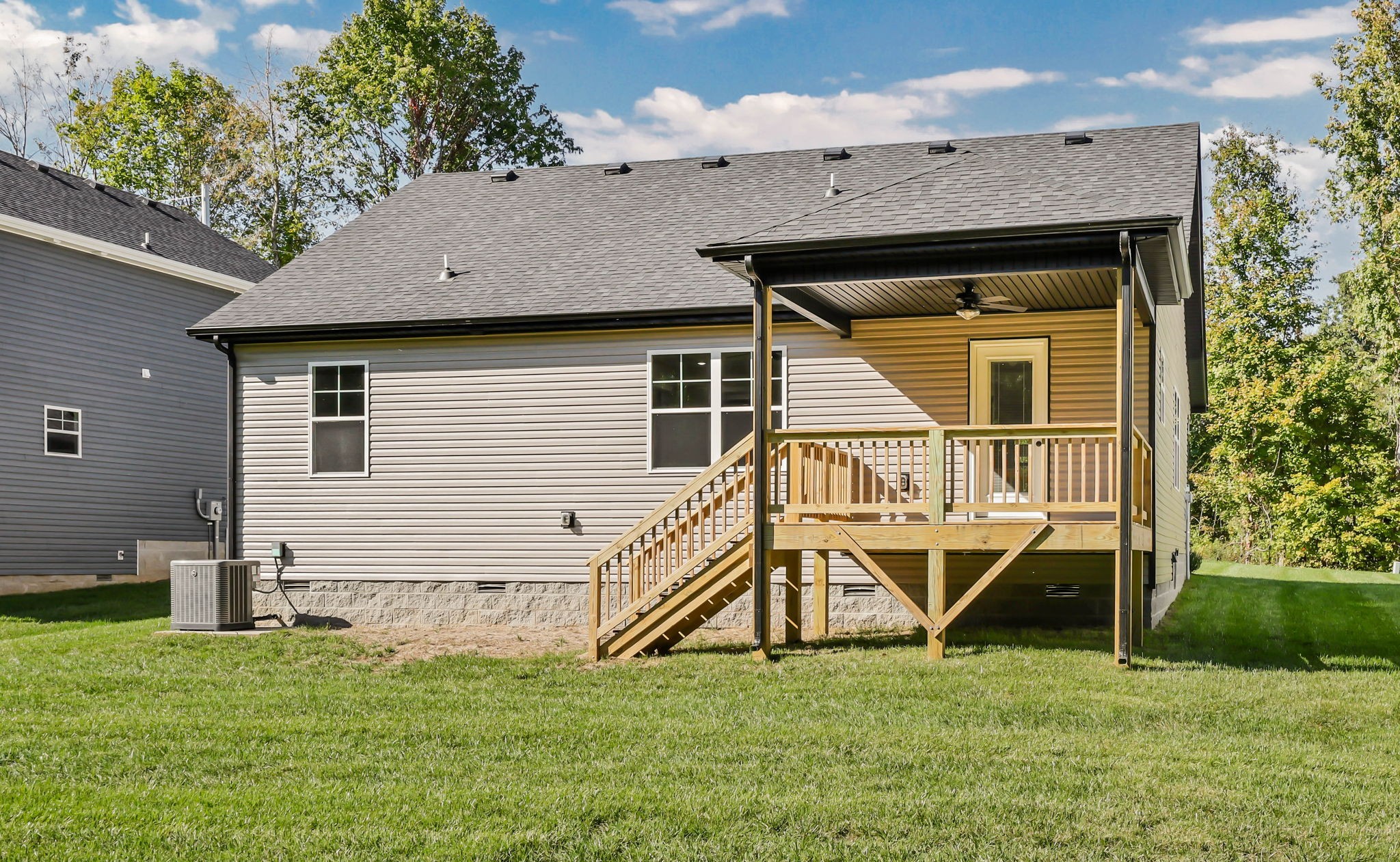 Clarksville, Tennessee 37042, United States, 3 Bedrooms Bedrooms, ,2 BathroomsBathrooms,Residential,Active,173964