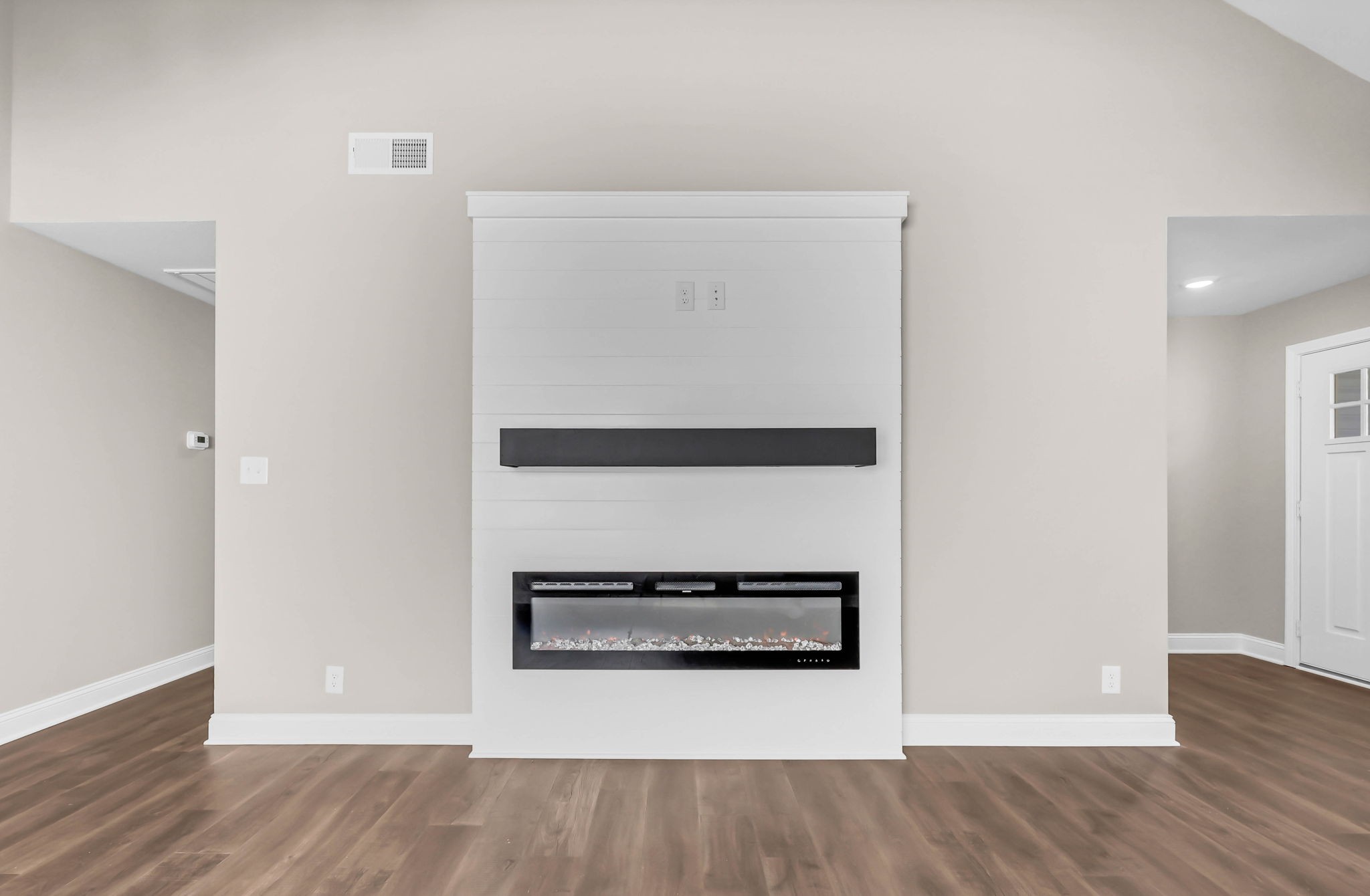 Clarksville, Tennessee 37042, United States, 3 Bedrooms Bedrooms, ,2 BathroomsBathrooms,Residential,Active,173964