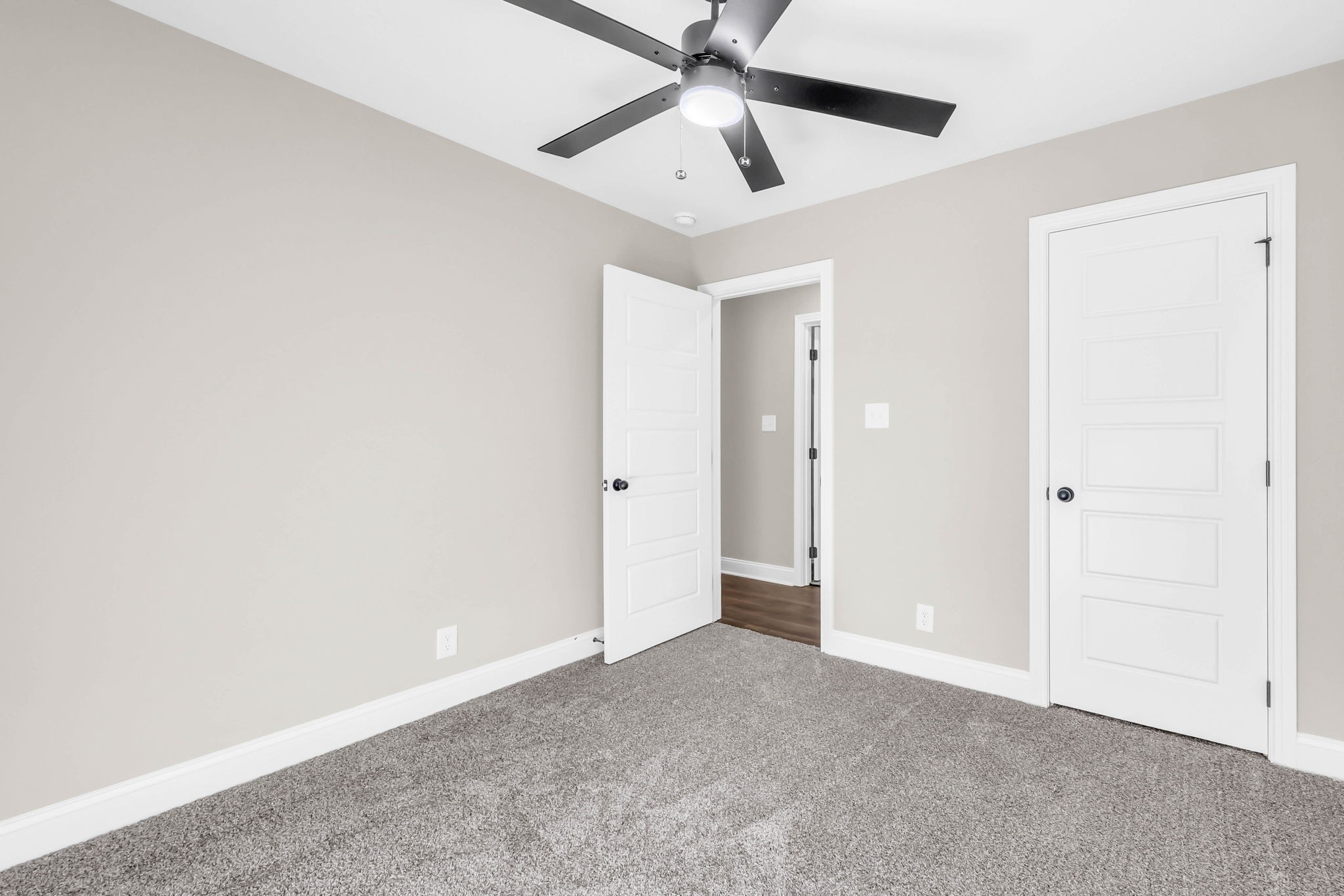 Clarksville, Tennessee 37042, United States, 3 Bedrooms Bedrooms, ,2 BathroomsBathrooms,Residential,Active,173964