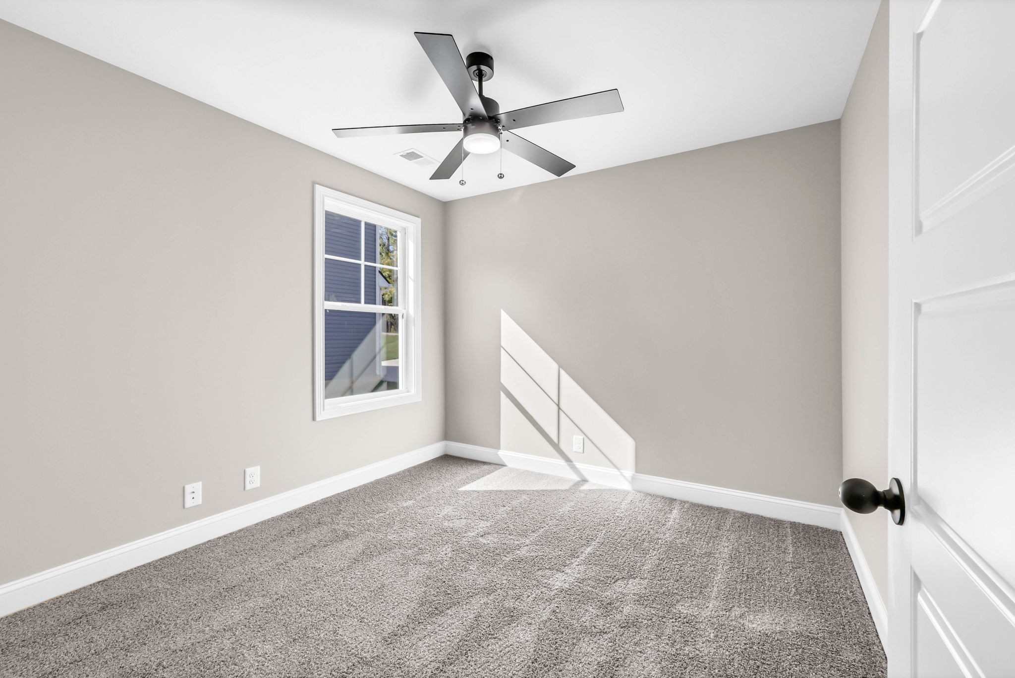 Clarksville, Tennessee 37042, United States, 3 Bedrooms Bedrooms, ,2 BathroomsBathrooms,Residential,Active,173964