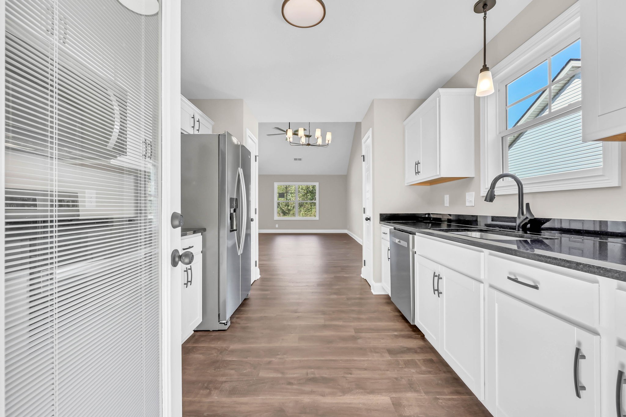 Clarksville, Tennessee 37042, United States, 3 Bedrooms Bedrooms, ,2 BathroomsBathrooms,Residential,Active,173964