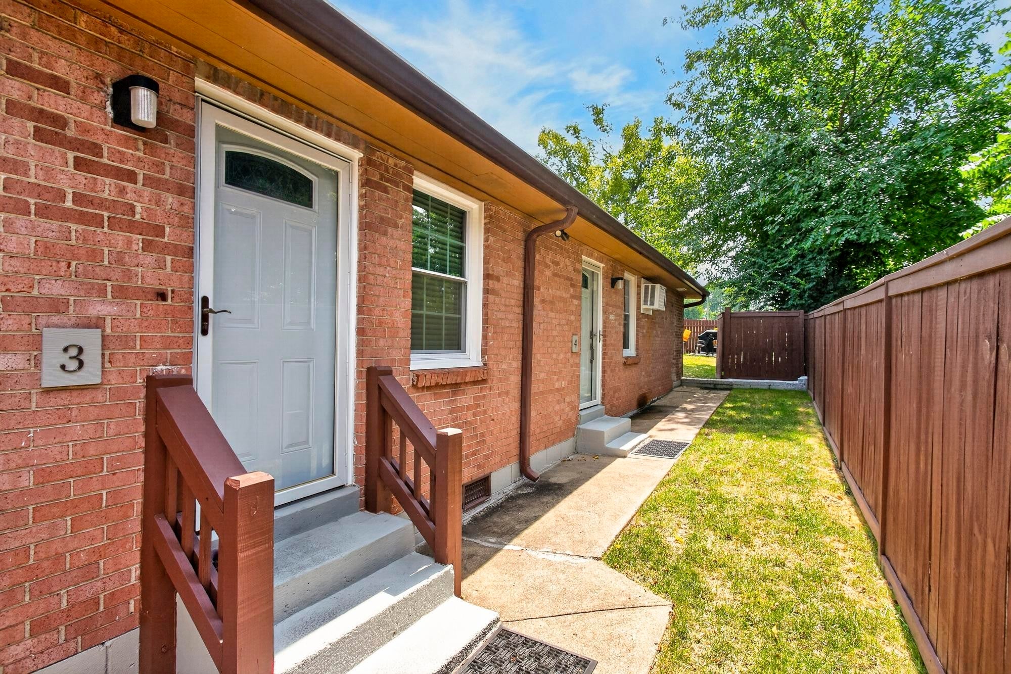 924 Boscobel St, Nashville TN 37206 multi-family property, photo 4 of 49