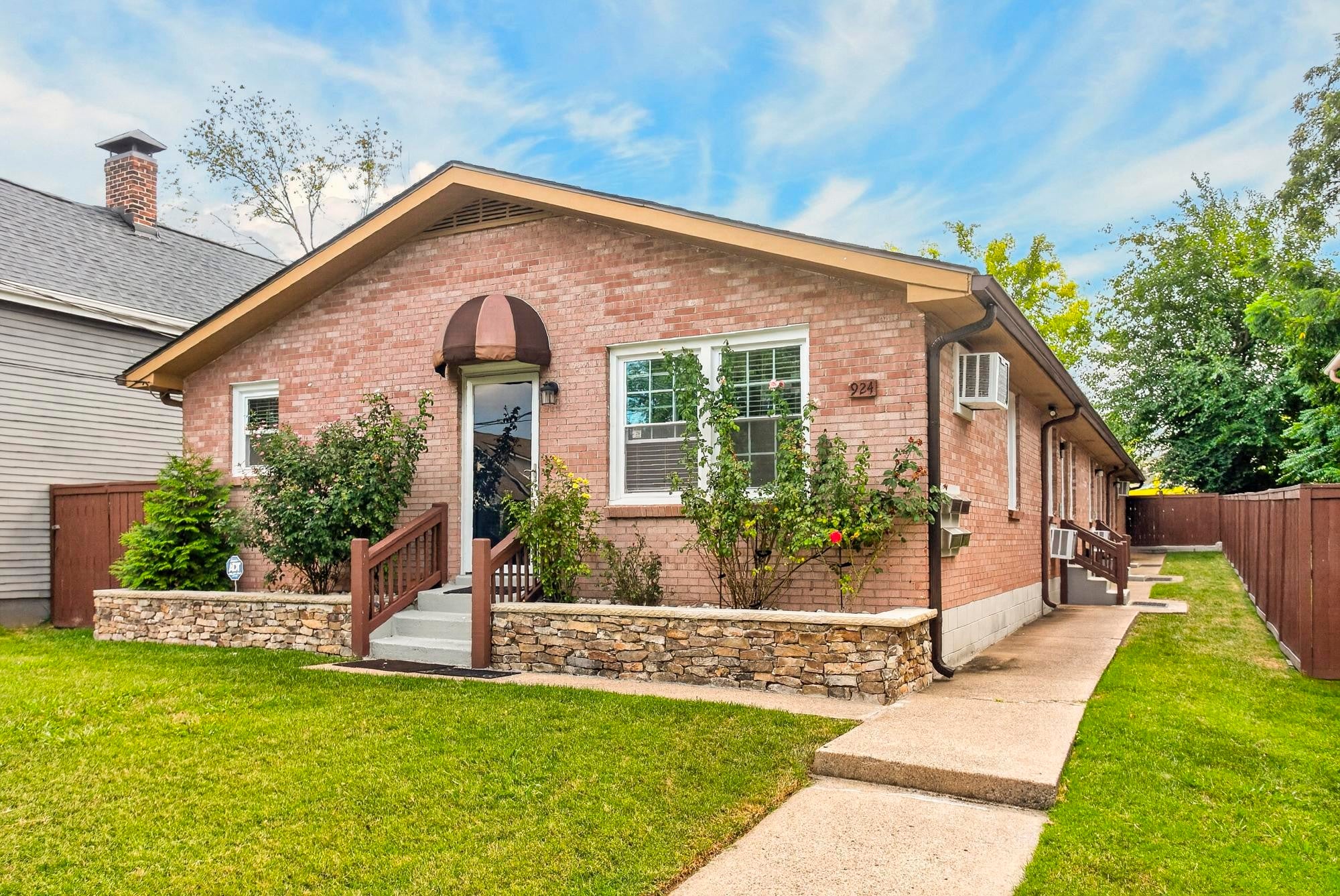 listing at 924 Boscobel St, Nashville