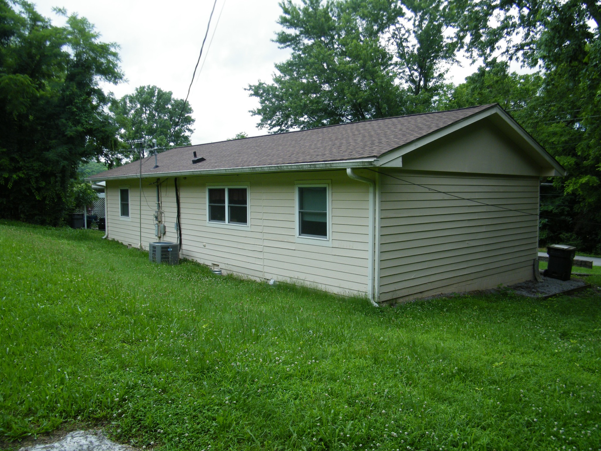 309 E Main St