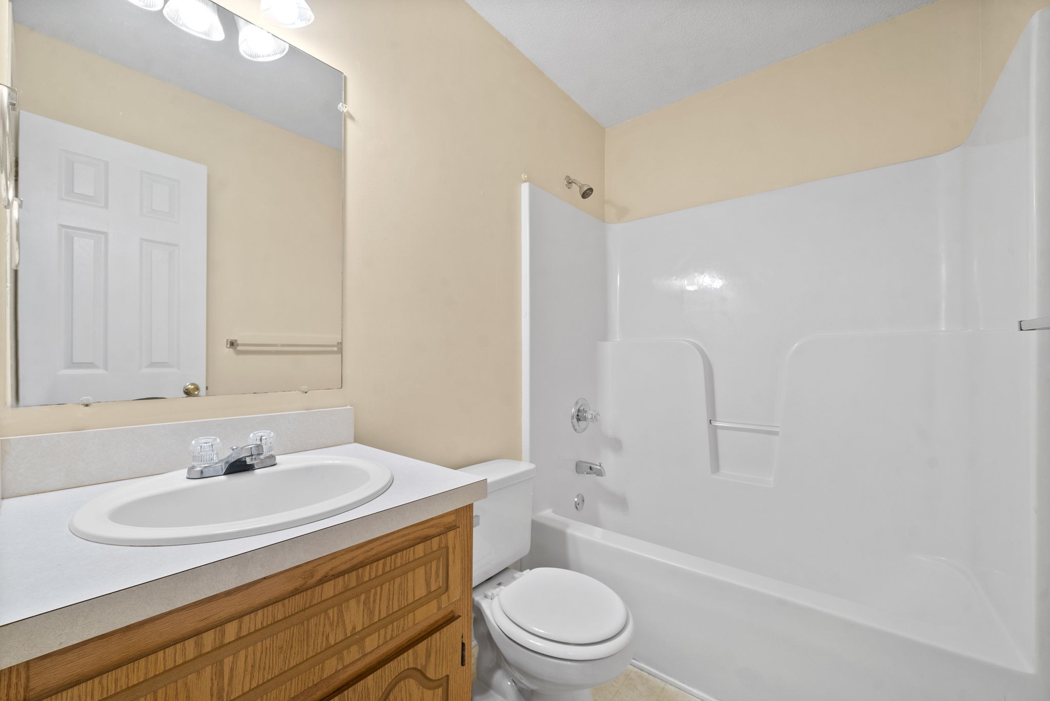Clarksville, Tennessee 37042, United States, 3 Bedrooms Bedrooms, ,2 BathroomsBathrooms,Residential,Active,34688