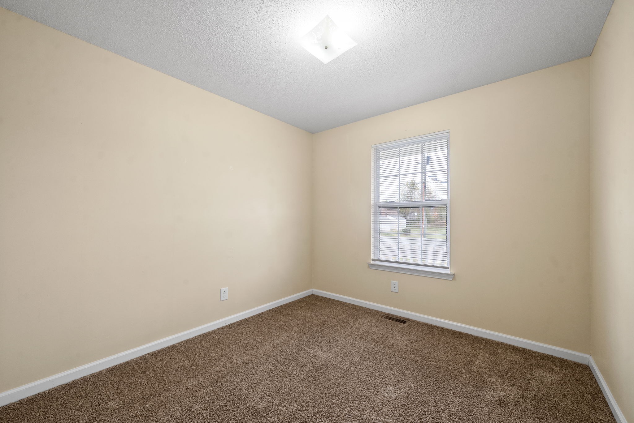 Clarksville, Tennessee 37042, United States, 3 Bedrooms Bedrooms, ,2 BathroomsBathrooms,Residential,Active,34688
