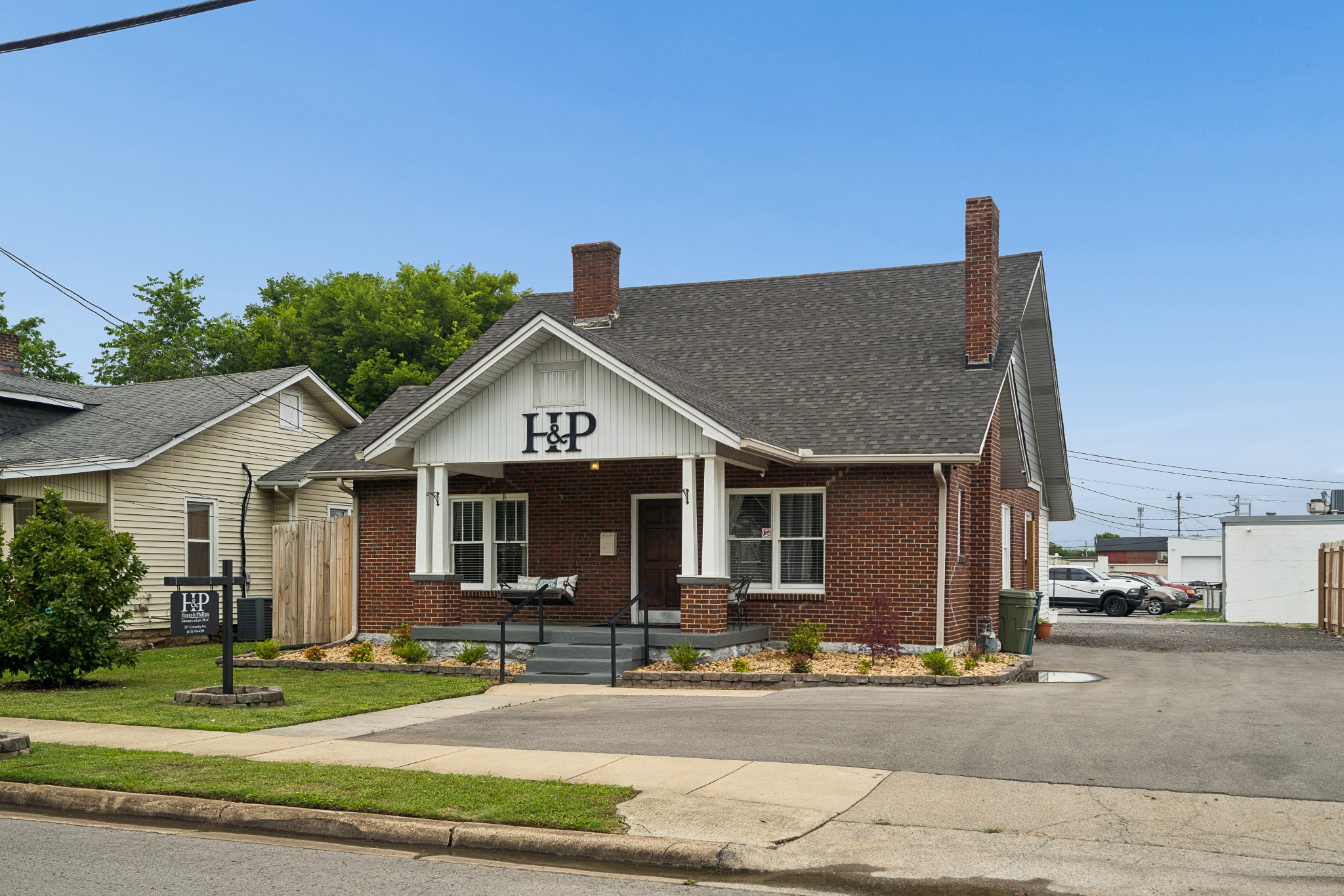 207 University Ave