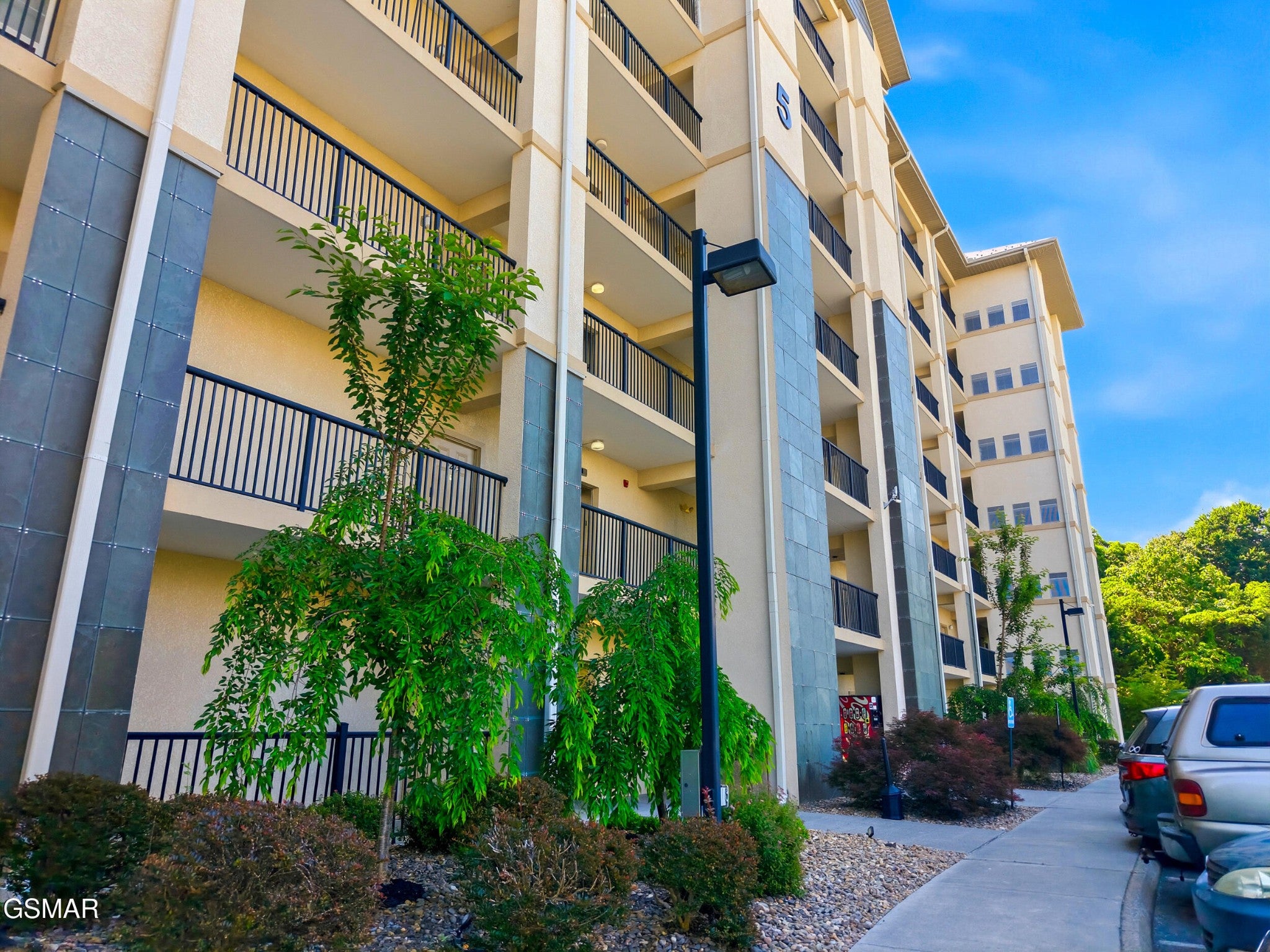 124 Plaza Drive 5605