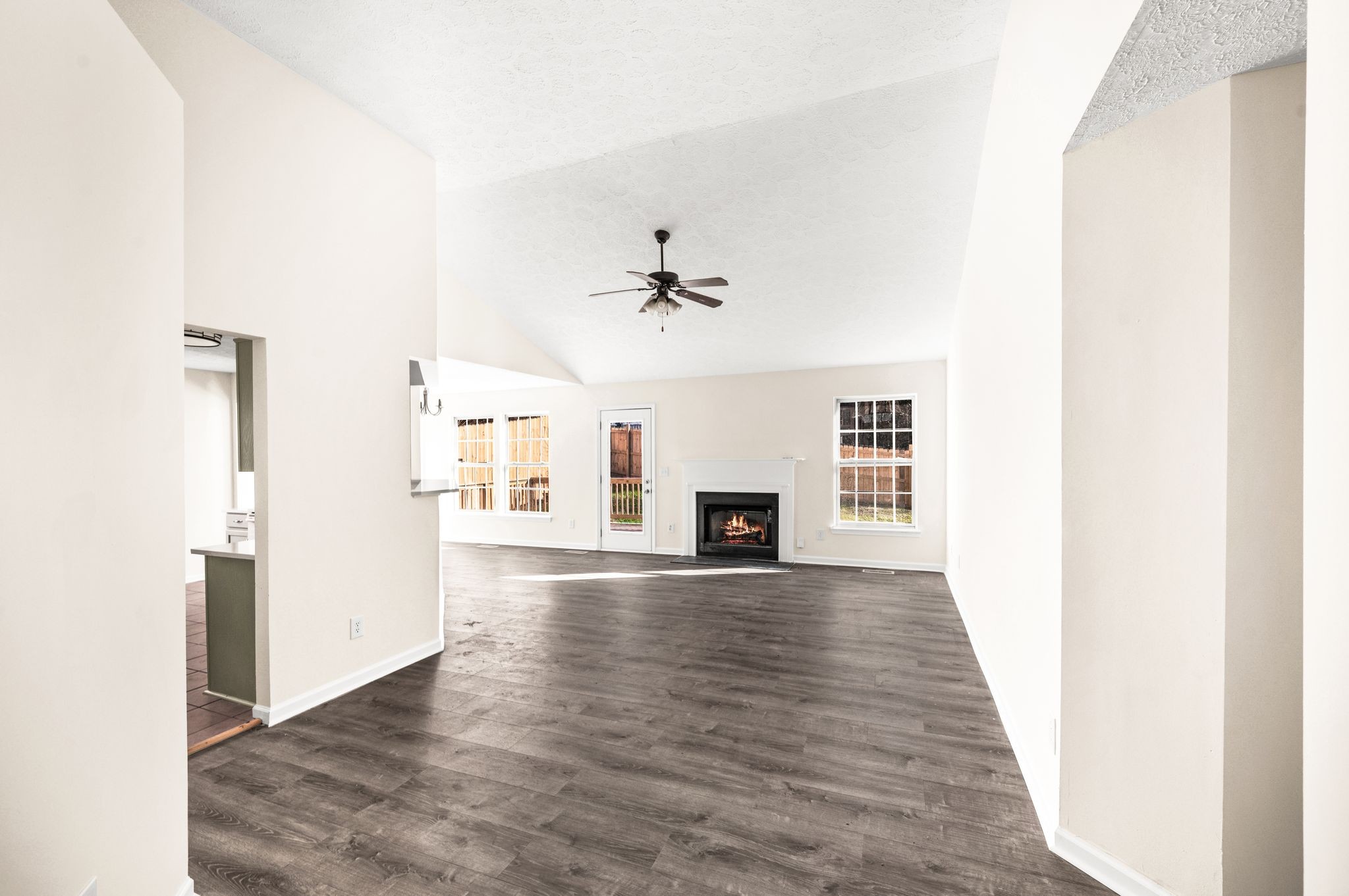 1304 W Running Brook Rd