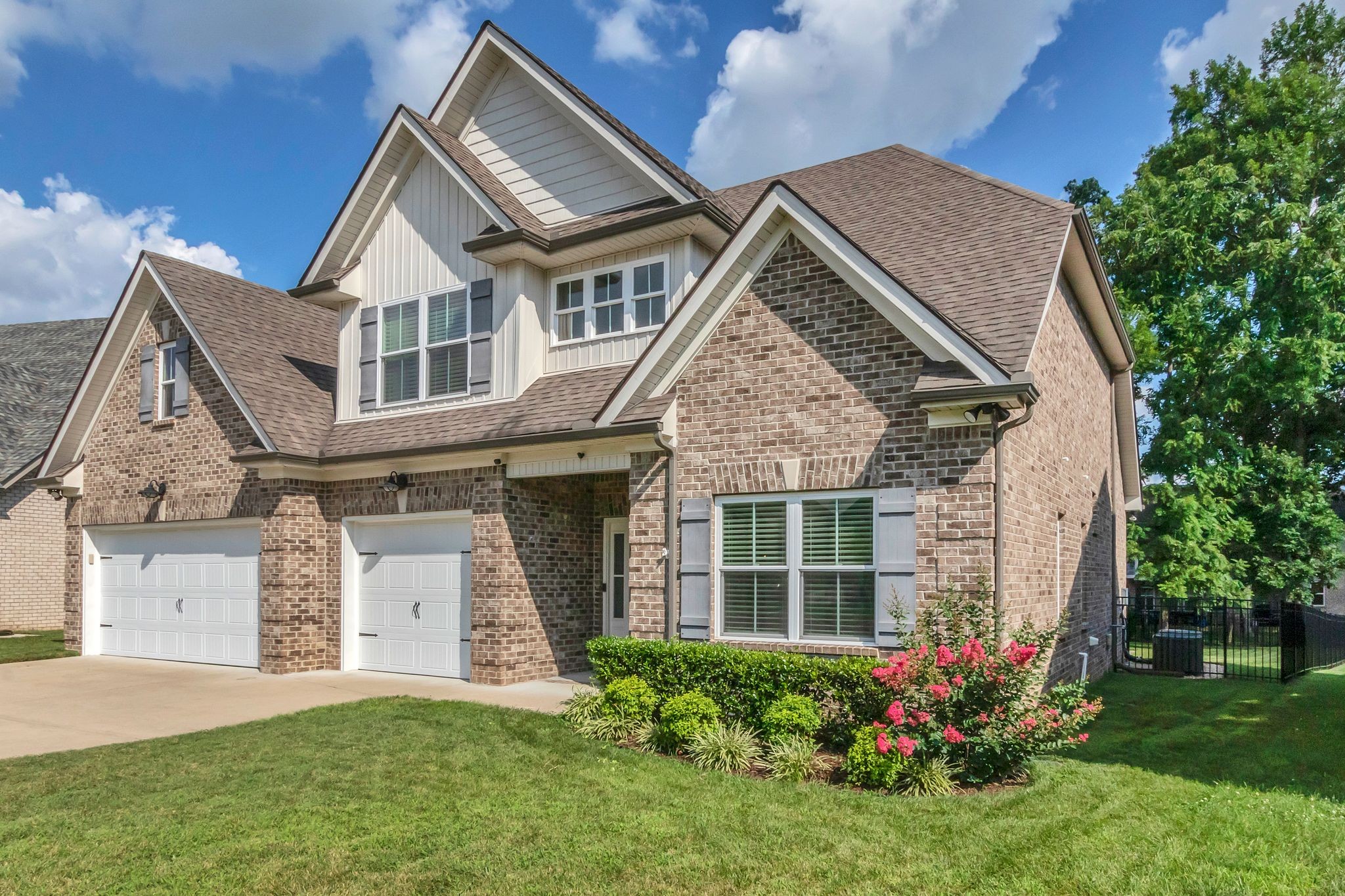 1212 Hensfield Dr