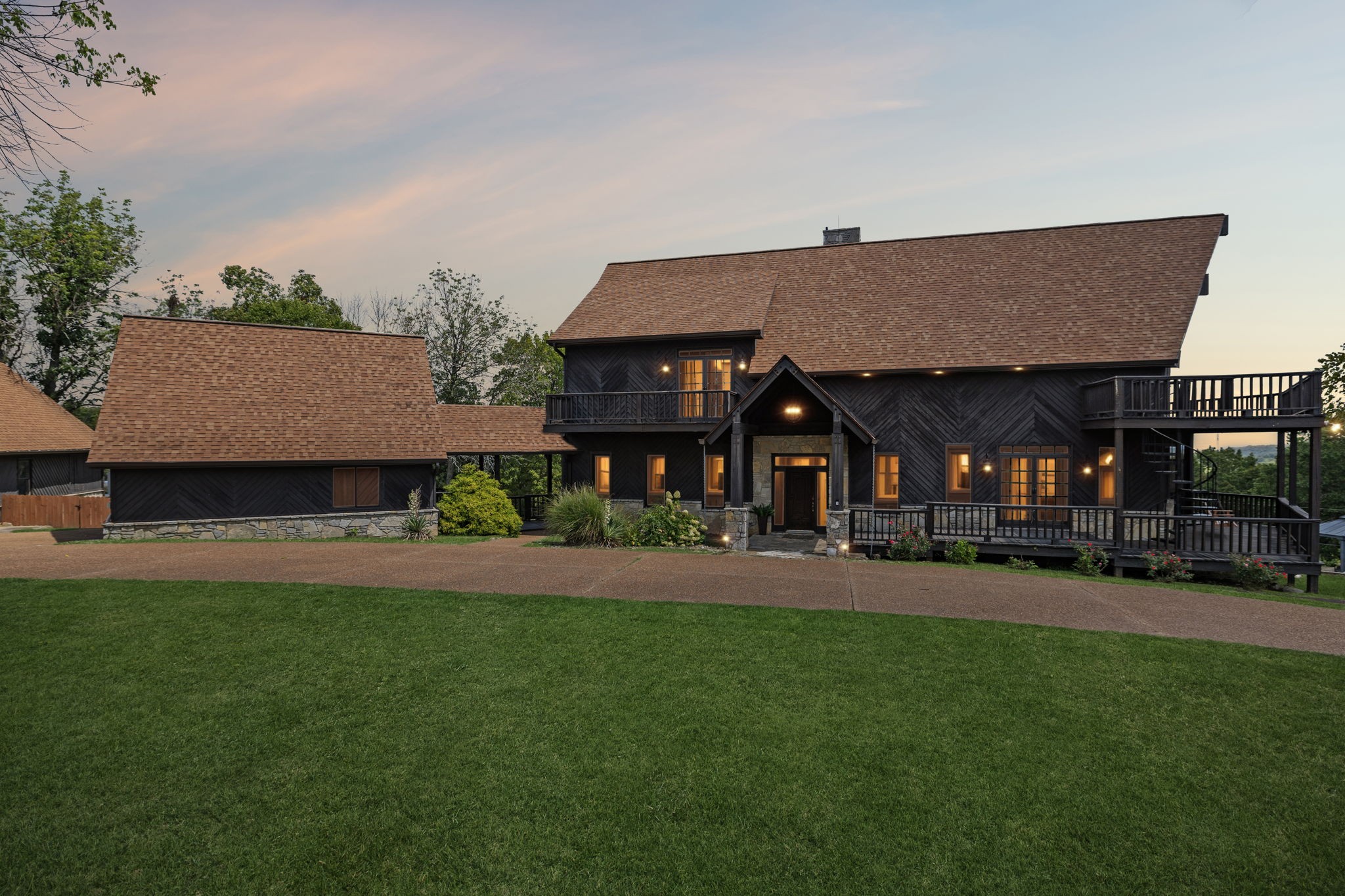 2870 Sanford Rd