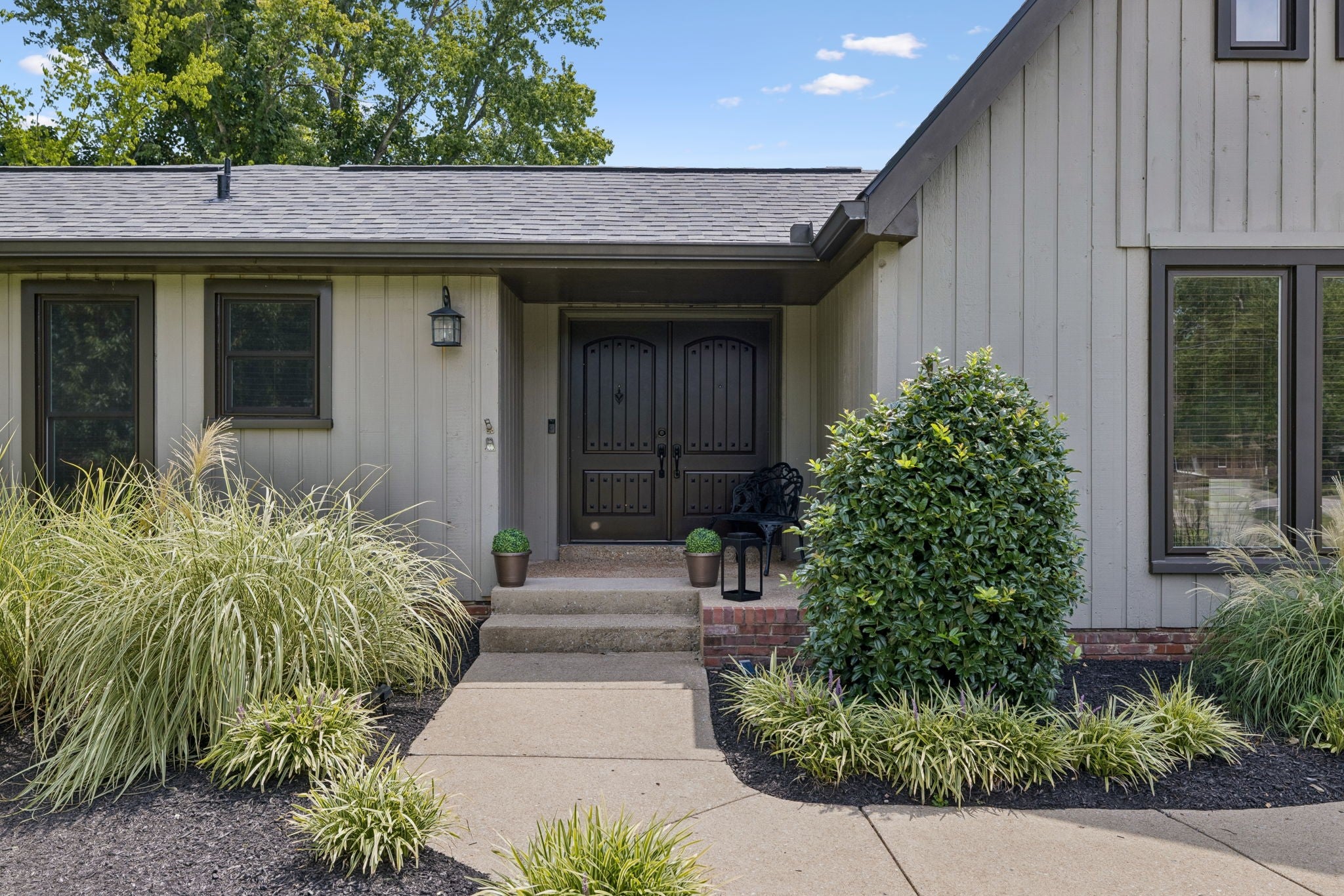 1218 General Macarthur Dr