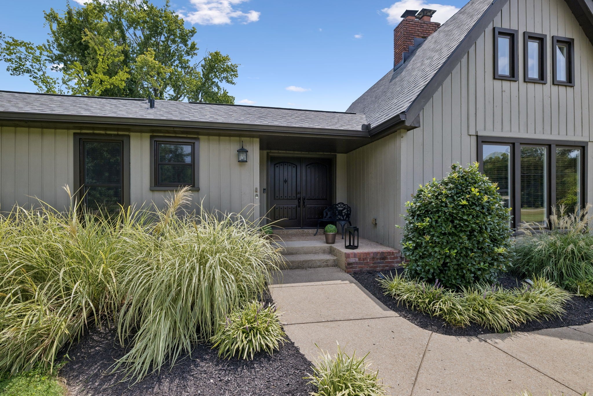 1218 General Macarthur Dr