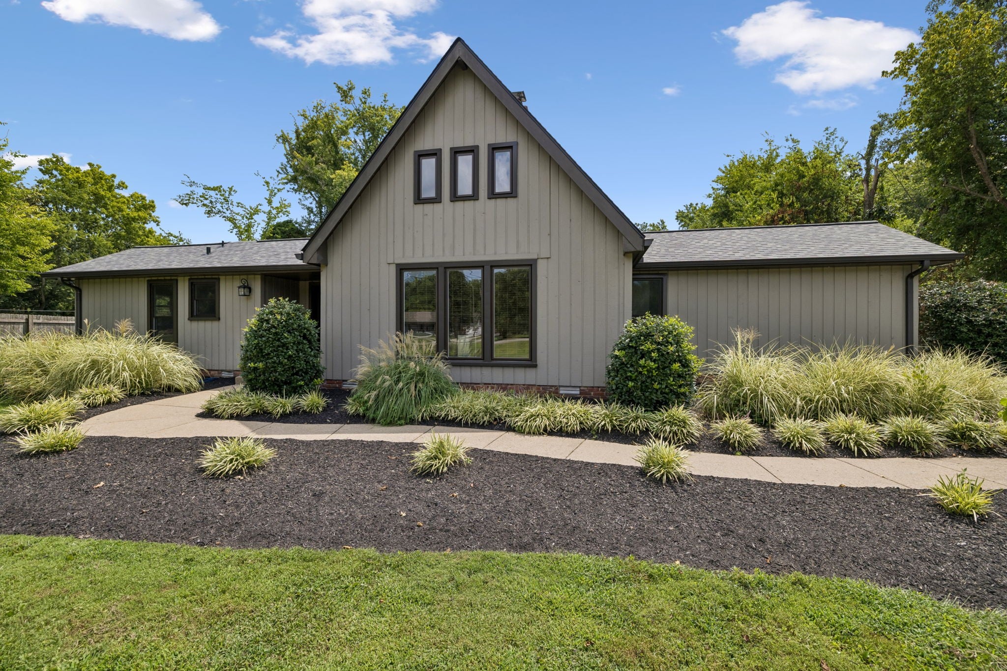 1218 General Macarthur Dr