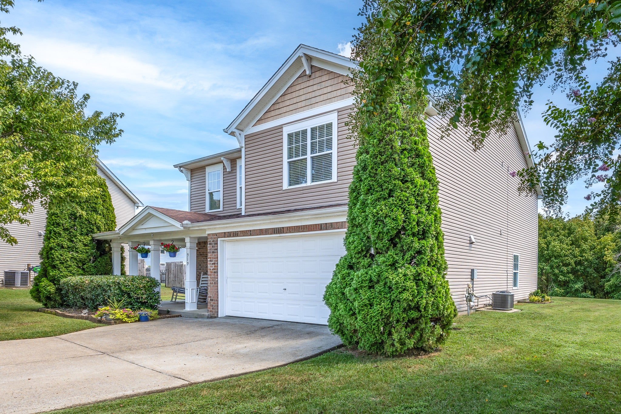 919 Grand Oak Dr
