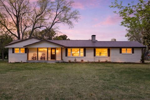 2194 Hampshire Pike Columbia TN 38401