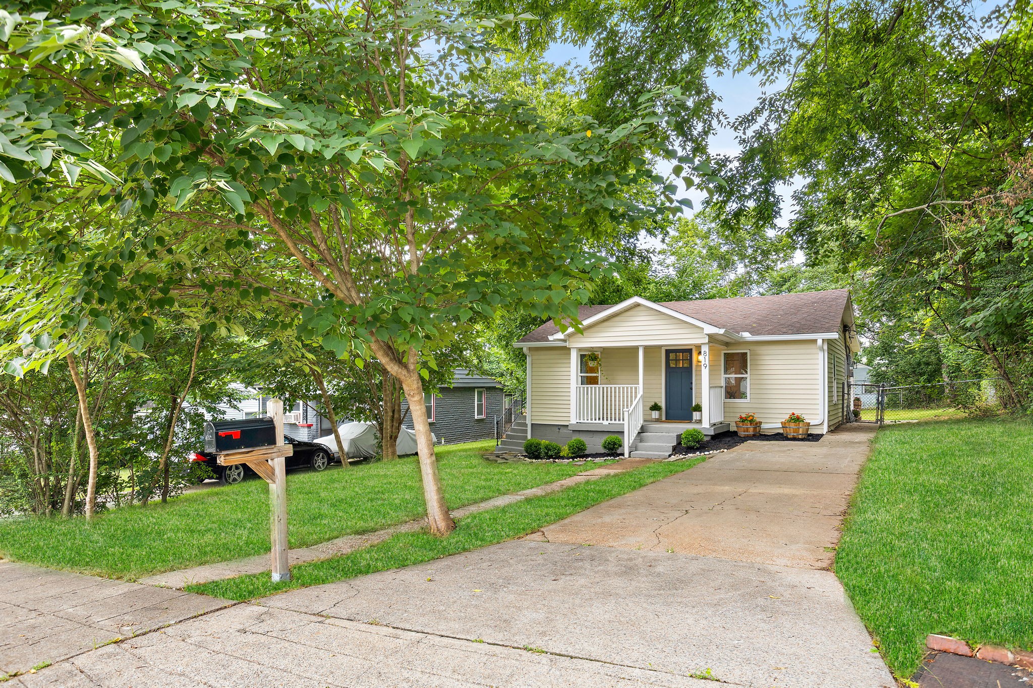819 W Greenwood Ave