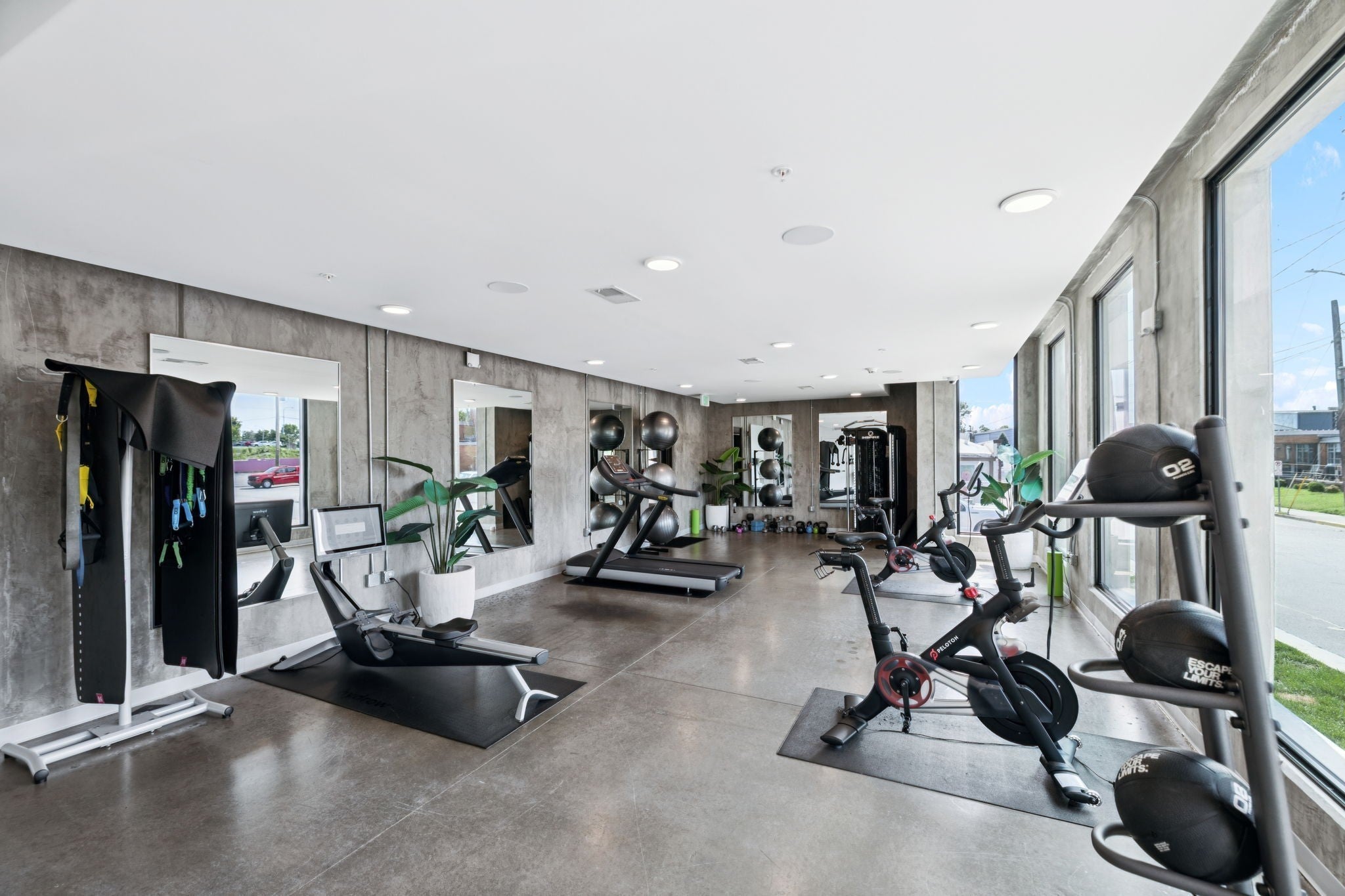 806 Olympic St 303