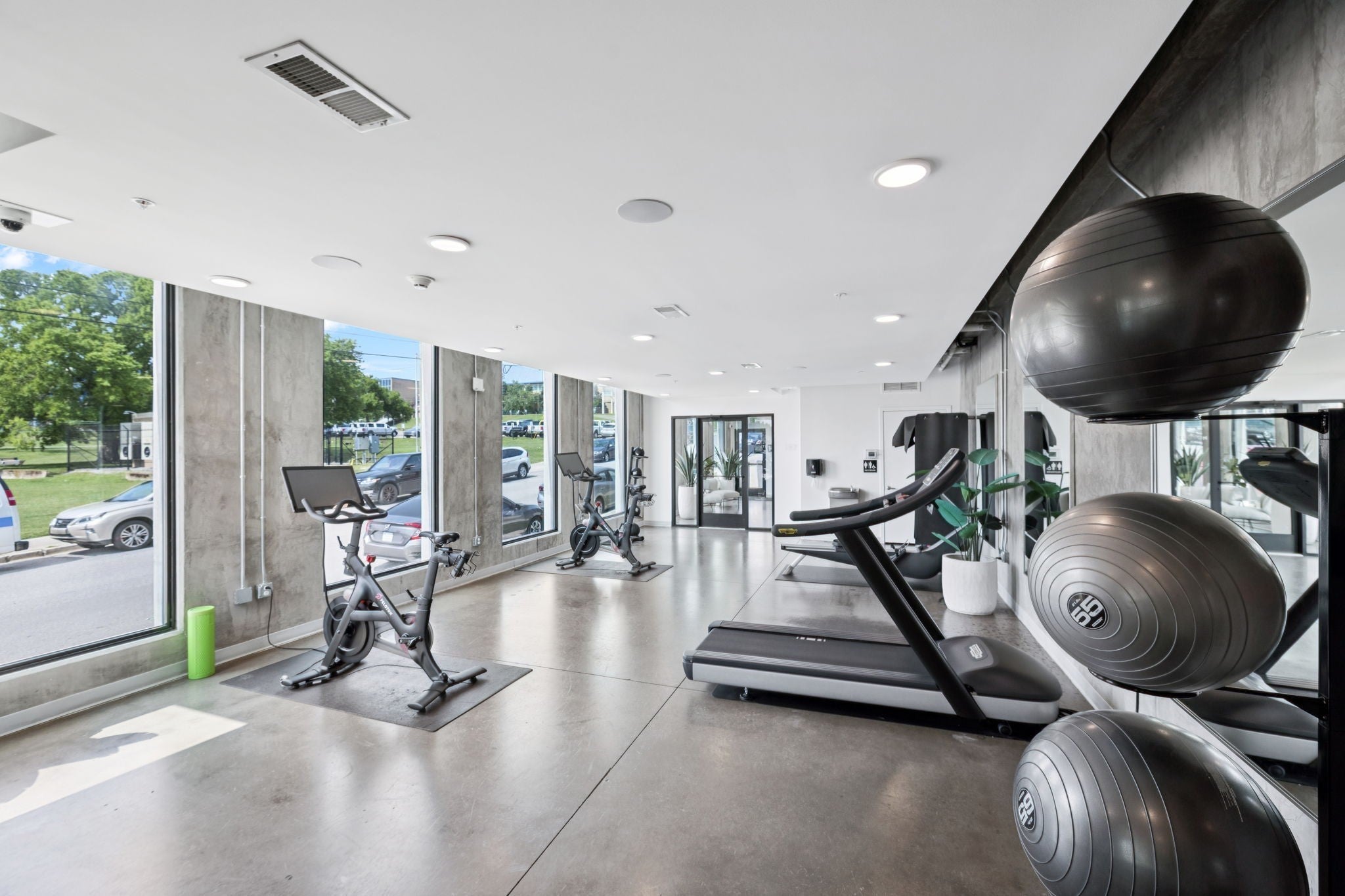 806 Olympic St 303