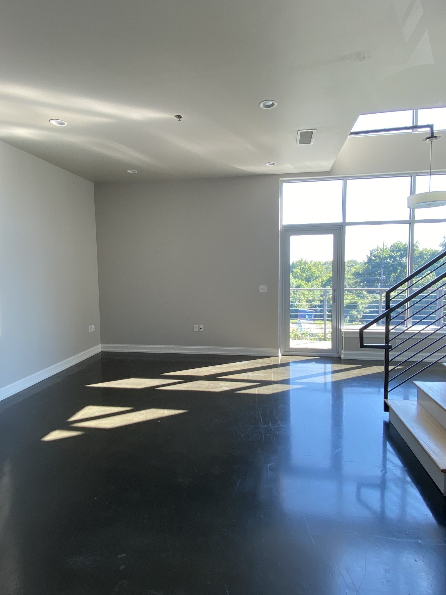 1900 Eastland Ave 201