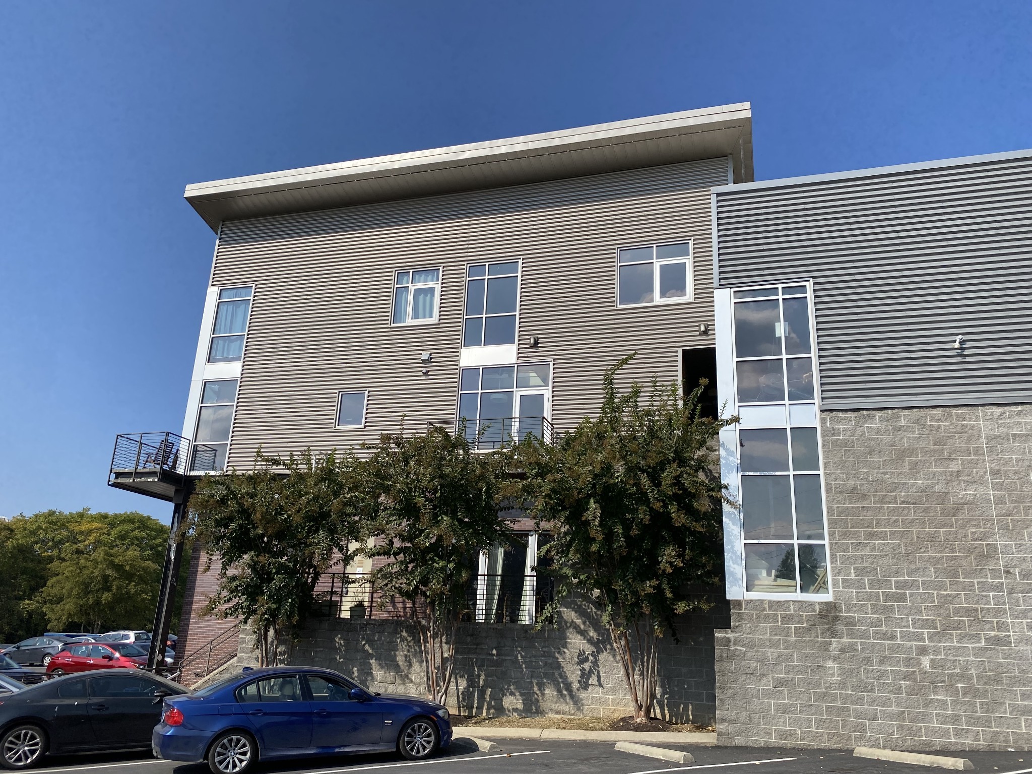 1900 Eastland Ave 201