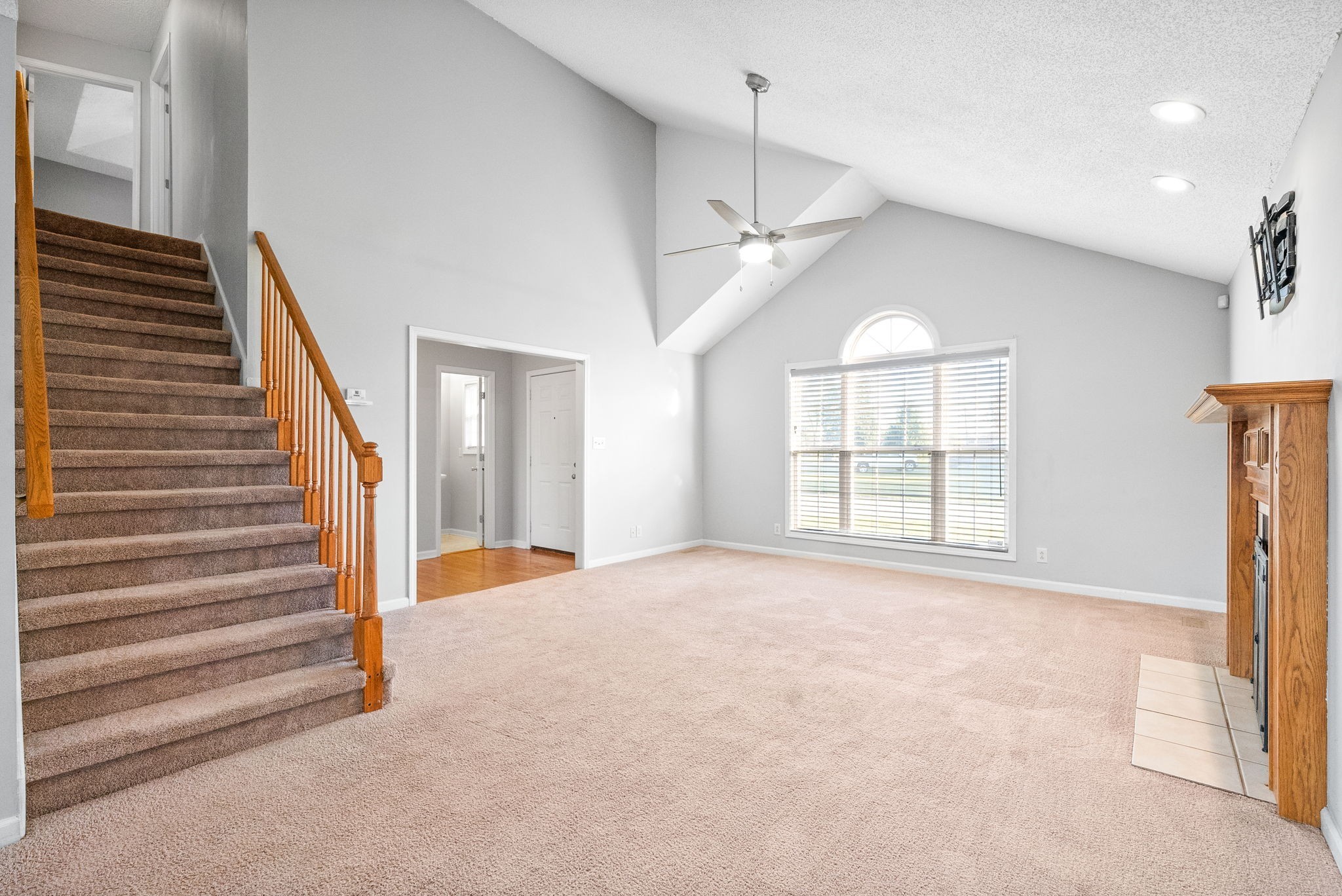 Clarksville, Tennessee 37042, United States, 3 Bedrooms Bedrooms, ,3 BathroomsBathrooms,Residential,Active,109085