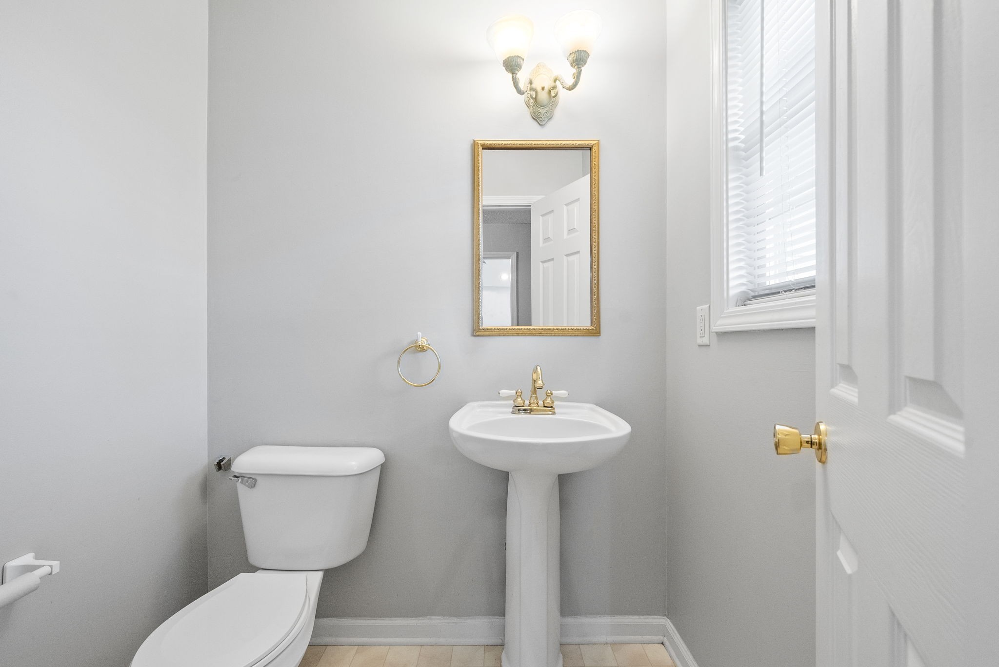 Clarksville, Tennessee 37042, United States, 3 Bedrooms Bedrooms, ,3 BathroomsBathrooms,Residential,Active,109085