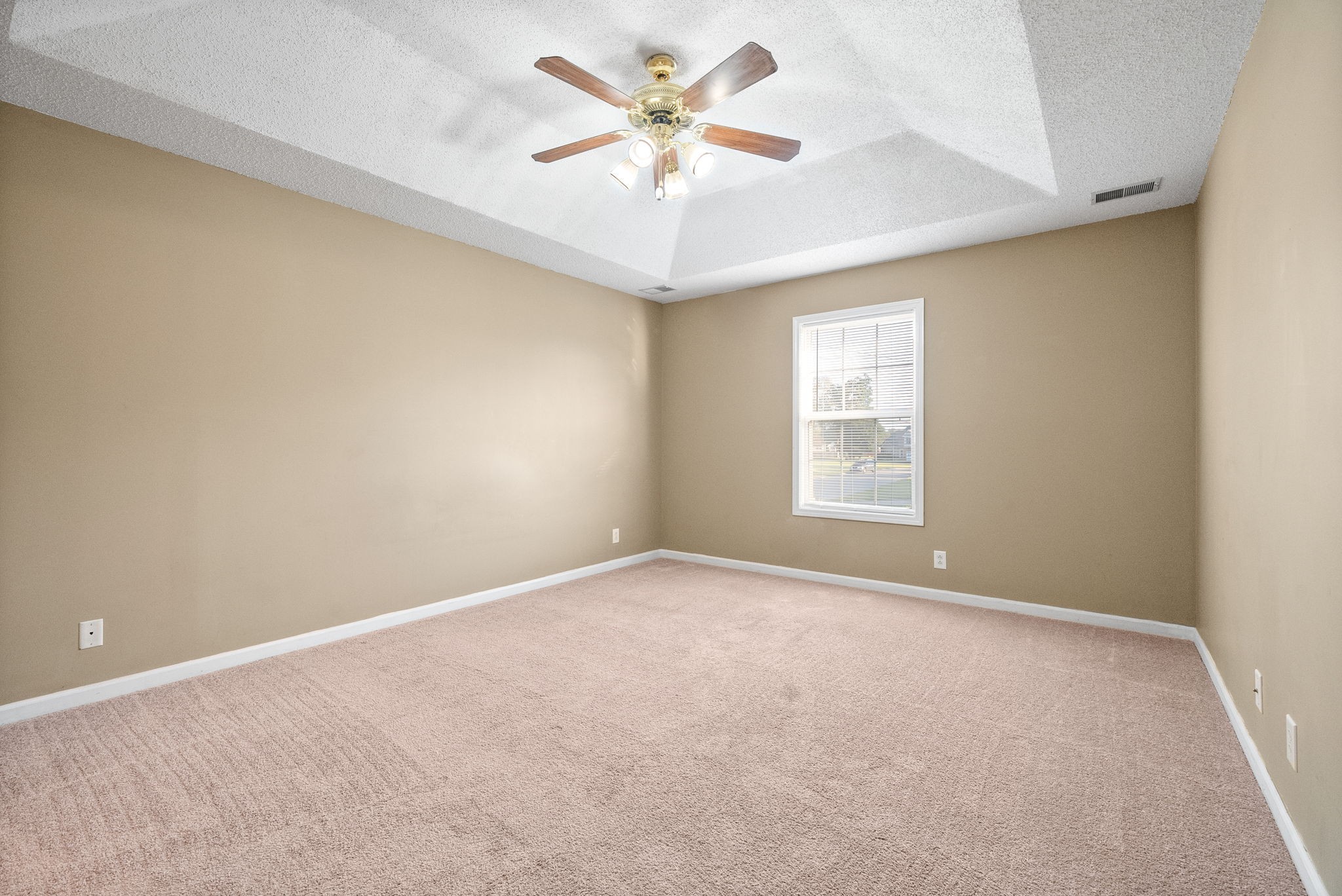 Clarksville, Tennessee 37042, United States, 3 Bedrooms Bedrooms, ,3 BathroomsBathrooms,Residential,Active,109085