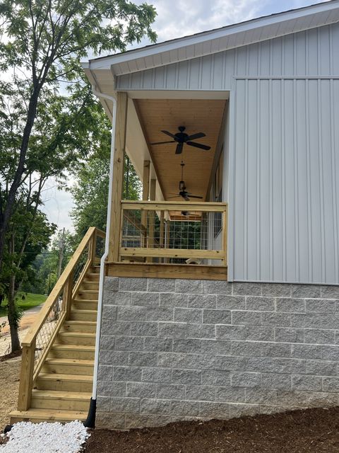 70 River Oaks Dr Sparta TN 38583