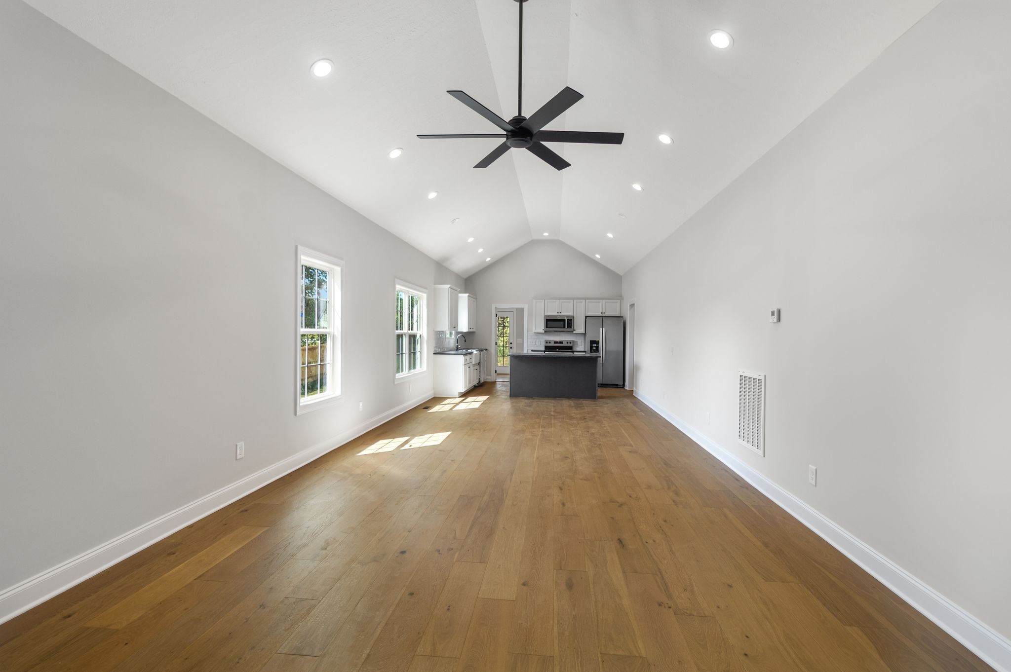 303 Lee Ln