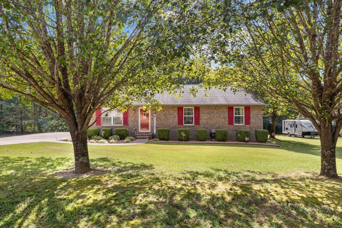 609 Shades Crest Dr