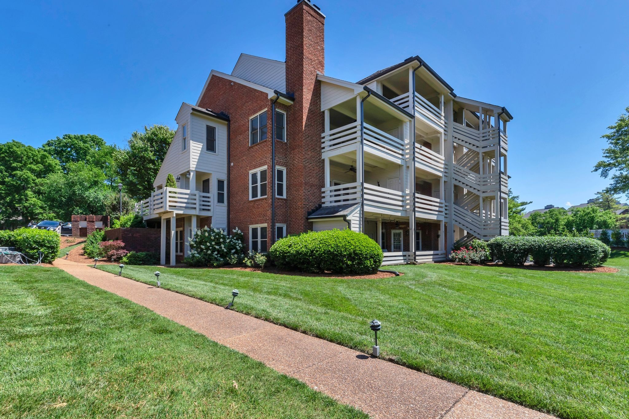 238 Boxmere Pl
