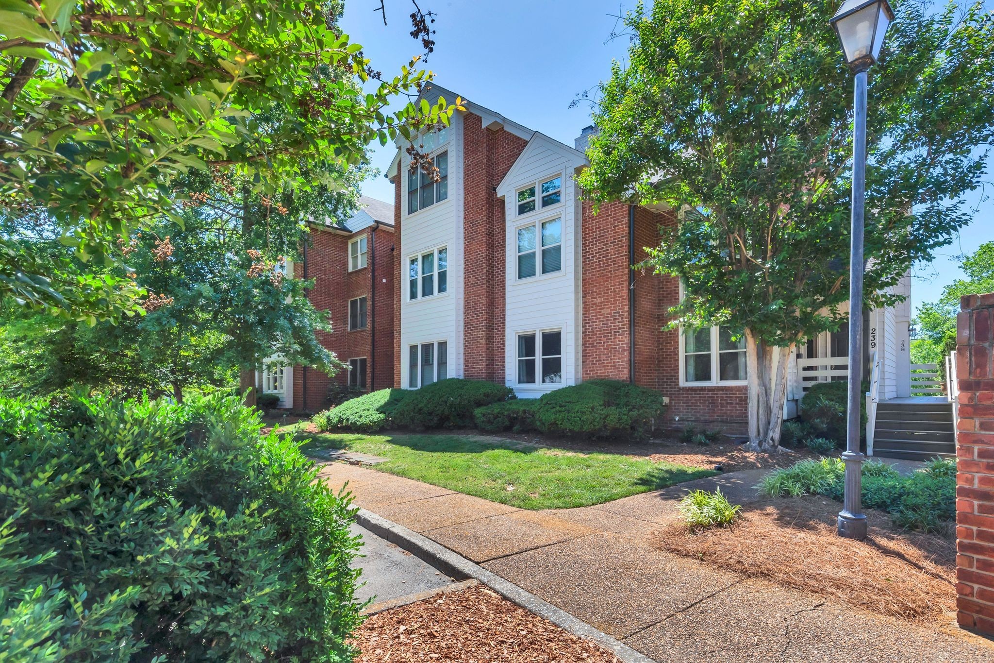 238 Boxmere Pl