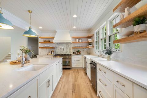 1916 Holly St Nashville TN 37206