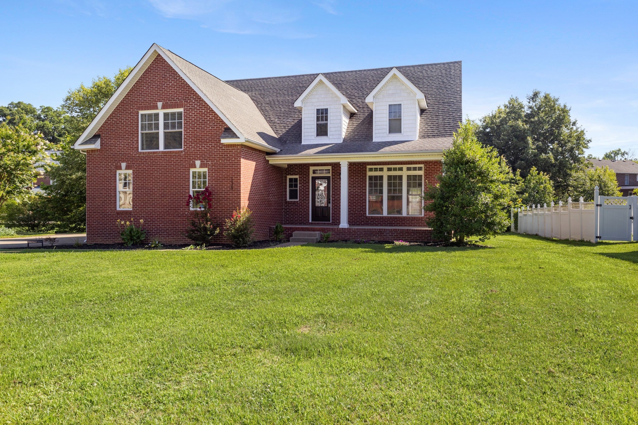 135 Weymouth Ct