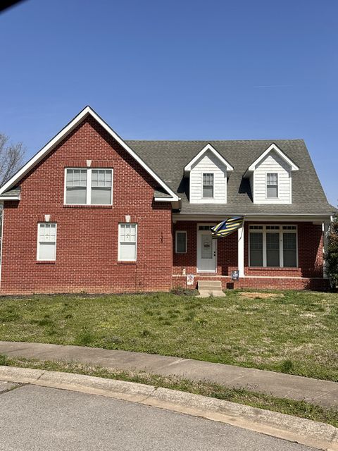 135 Weymouth Ct Clarksville TN 37043