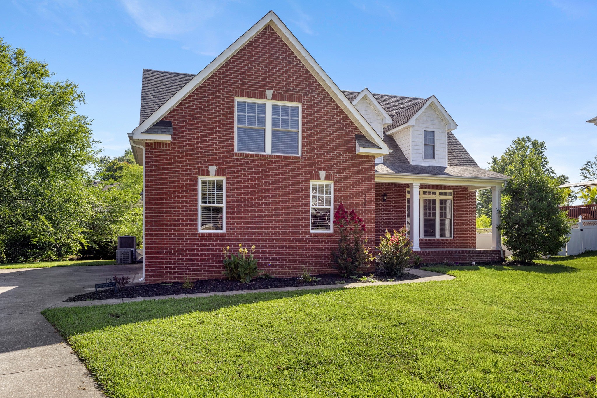 135 Weymouth Ct