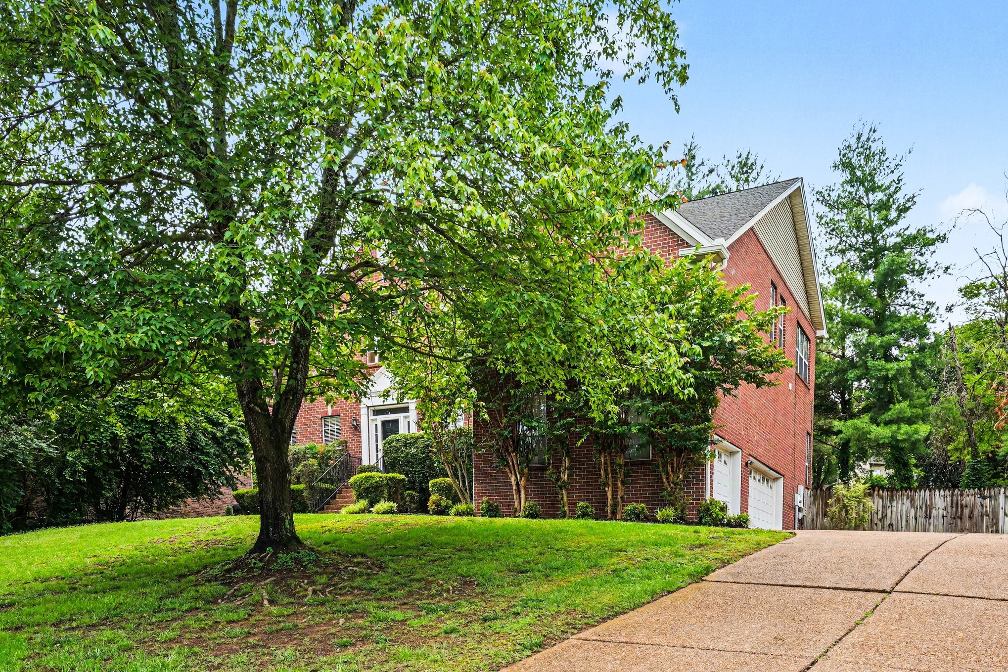 828 Loretta Dr