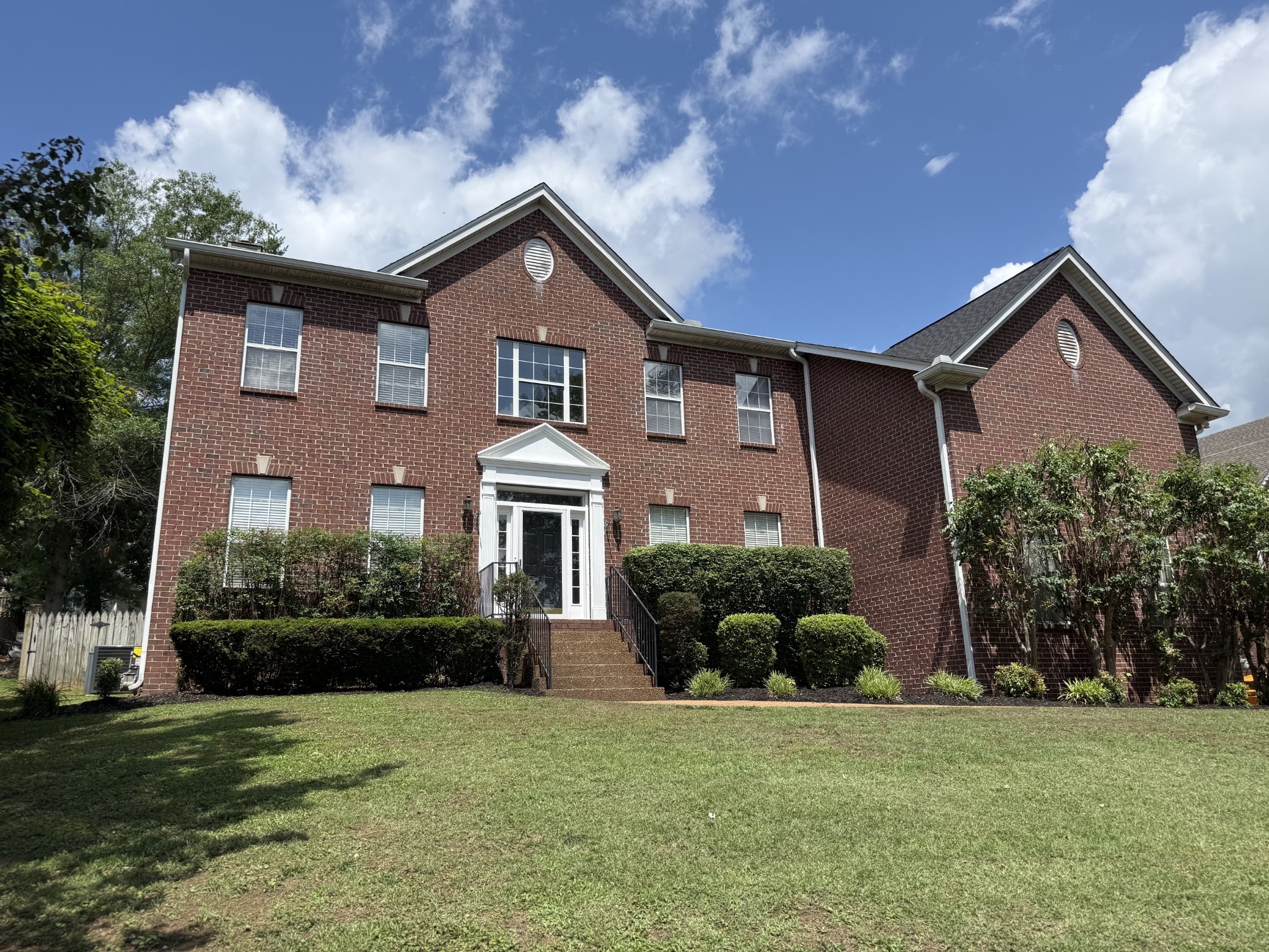 828 Loretta Dr