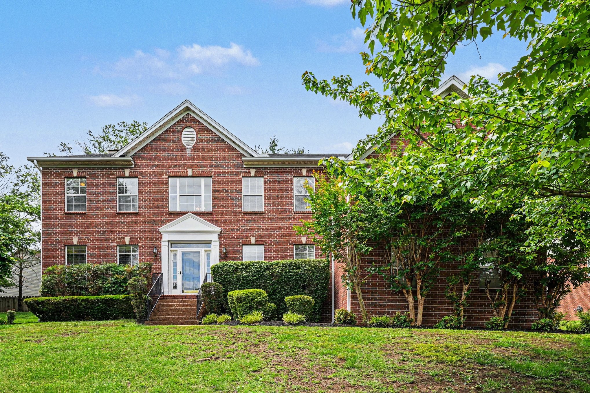 828 Loretta Dr
