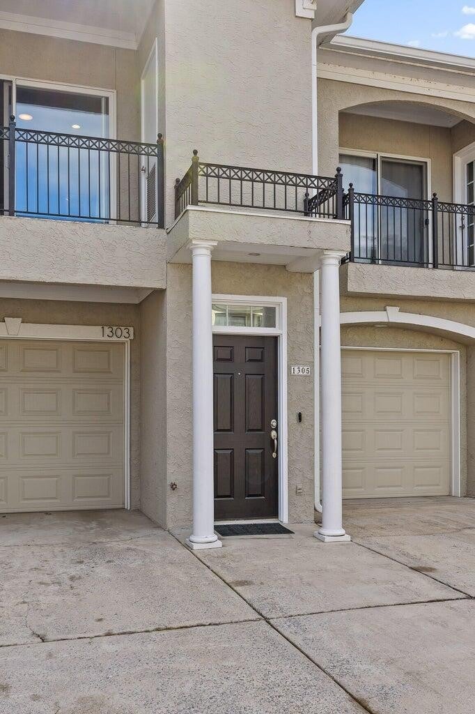 1305 Renaissance Court