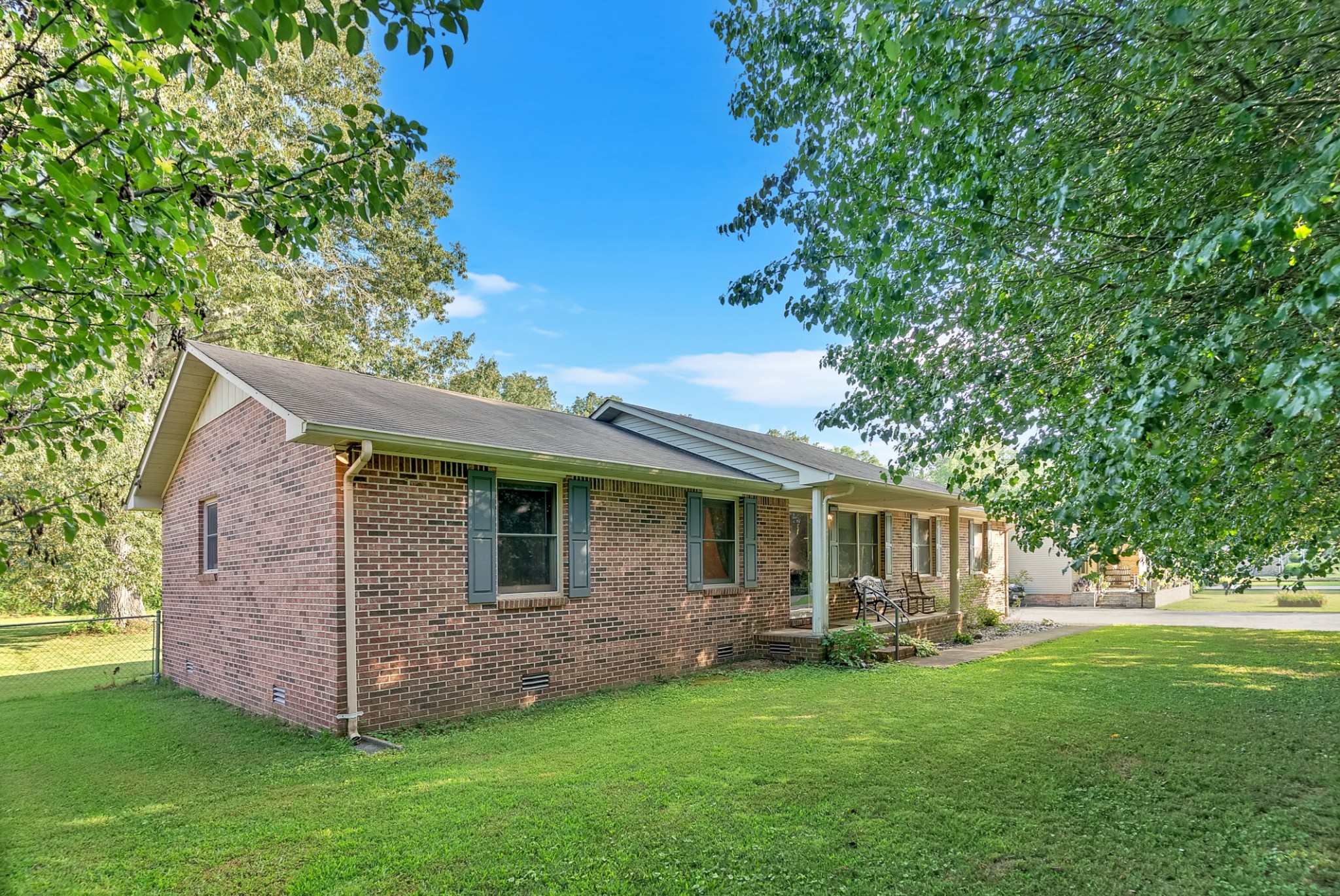 211 Inglewood Dr