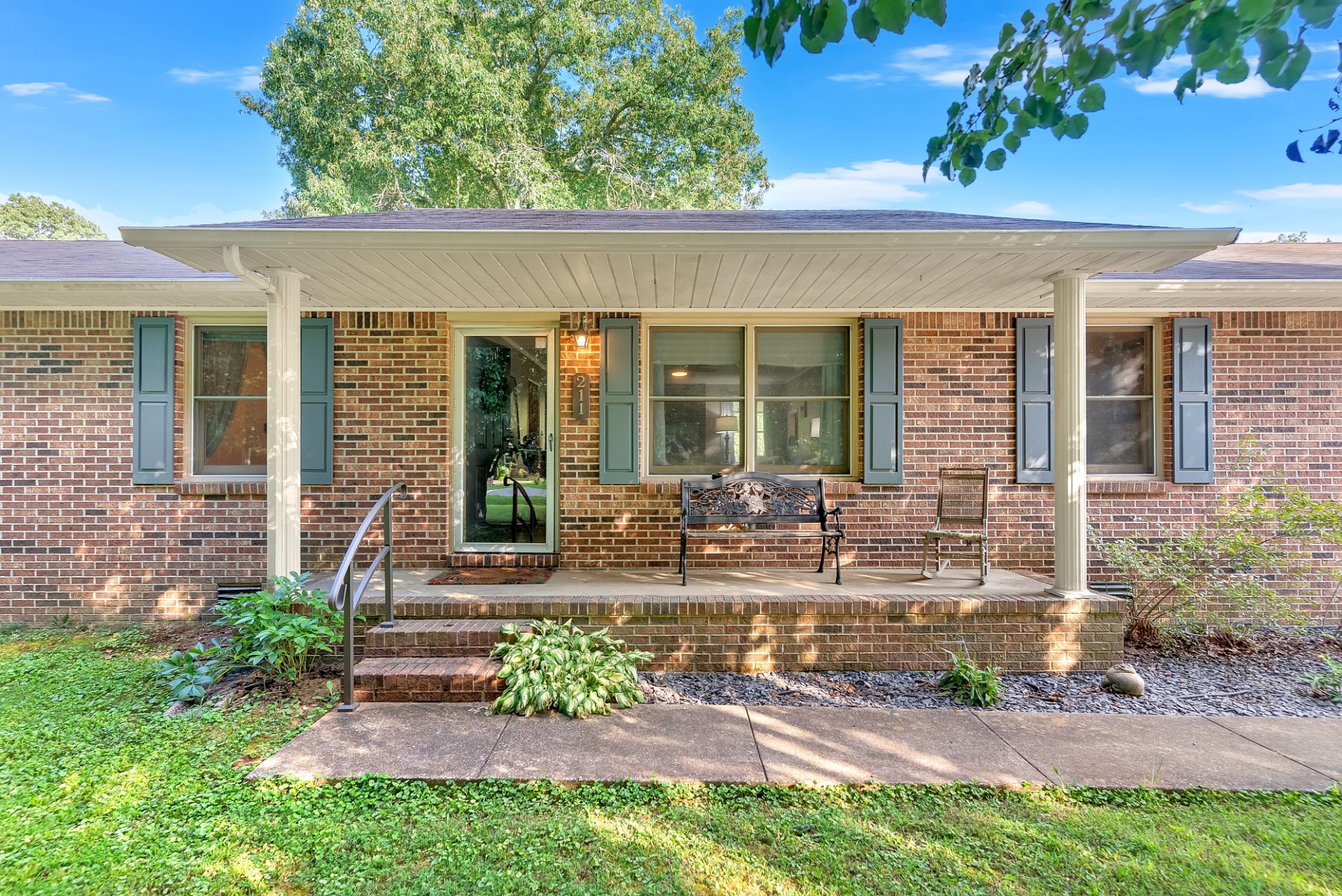 211 Inglewood Dr