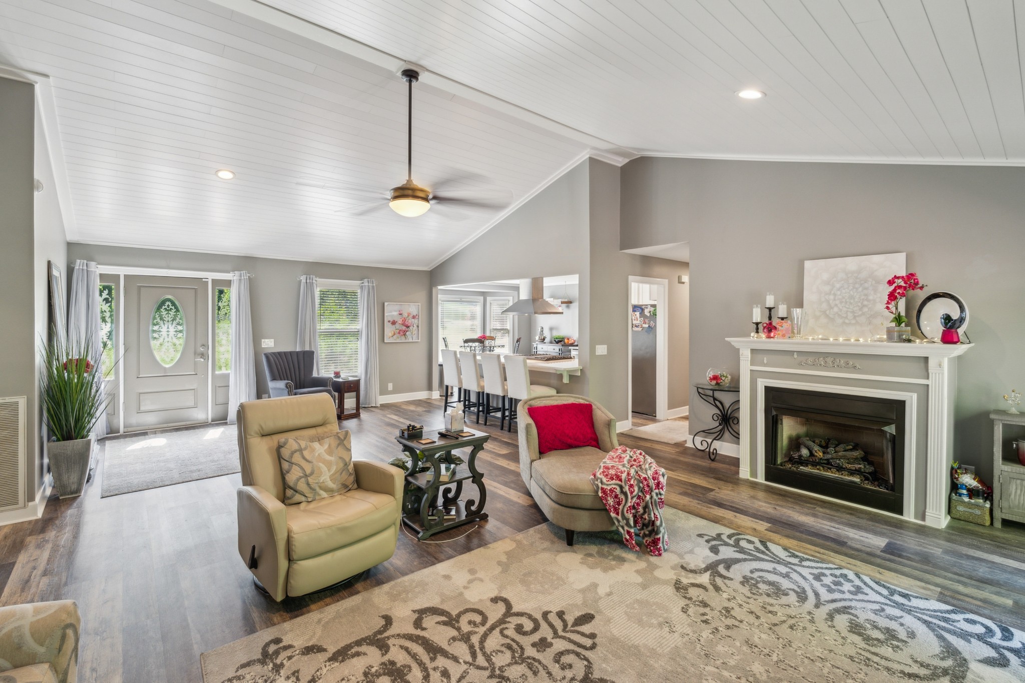 1001 Red Oak Dr