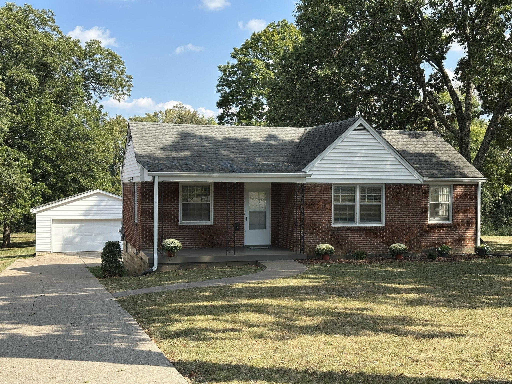 321 E Marthona Road