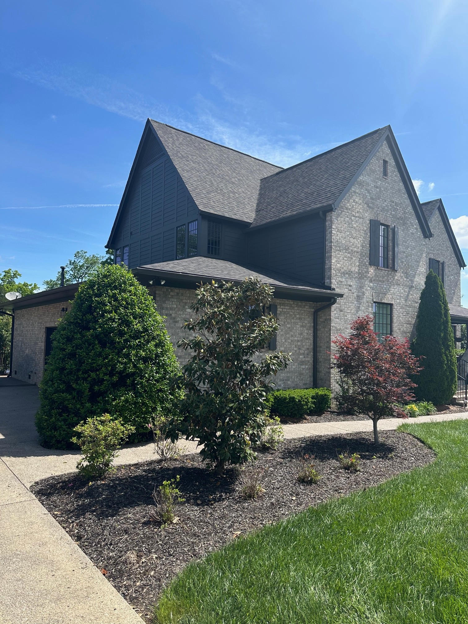 1869 Burland Cres